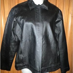 Ladies Rue 21 genuine leather jacket large
